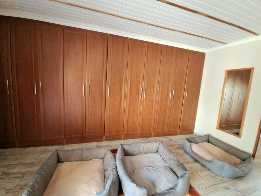 5 Bedroom Property for Sale in Koster North West
